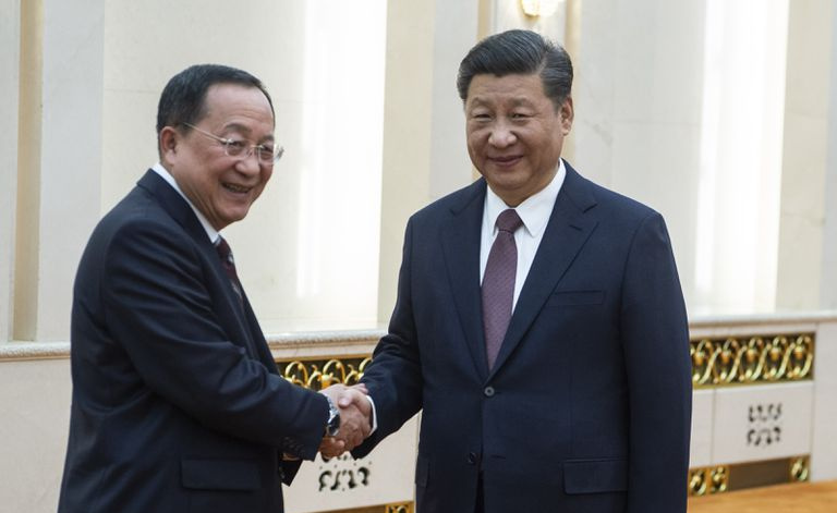 Ministro das Relações Exteriores da Coreia do Norte visita a China