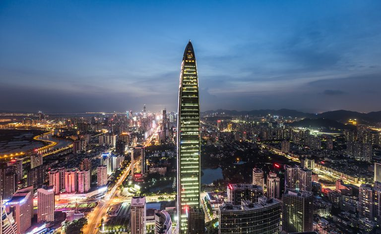 Panoramę Shenzhen o zmierzchu