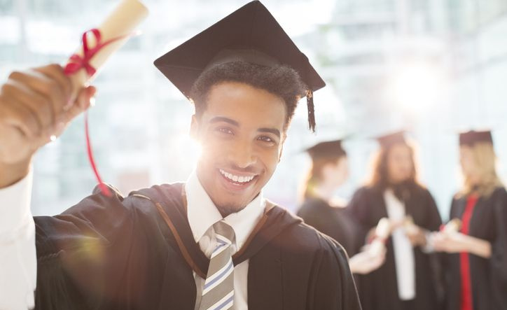 Étudiant diplômé.
