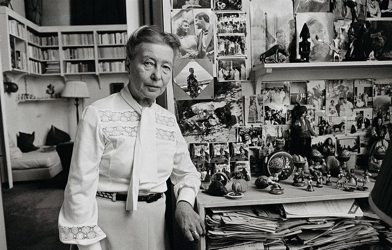 Simone de Beauvoir a casa a Parigi
