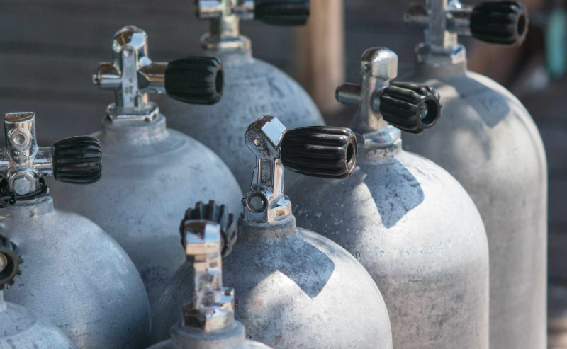 Tanques de oxigênio para mergulho
