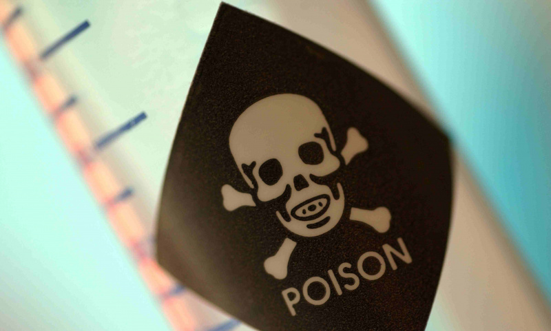 Drošības zīmes un simboli var palīdzēt novērst nelaimes gadījumus laboratorijā.