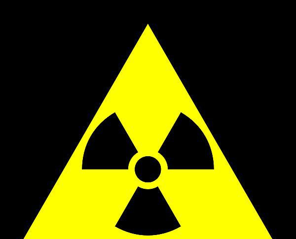 Šis trefoil ir radioaktīva materiāla bīstamības simbols.