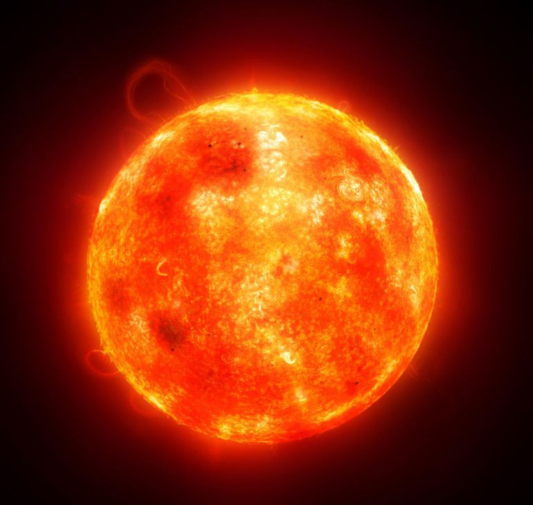 Solen består for det meste av hydrogen og helium.