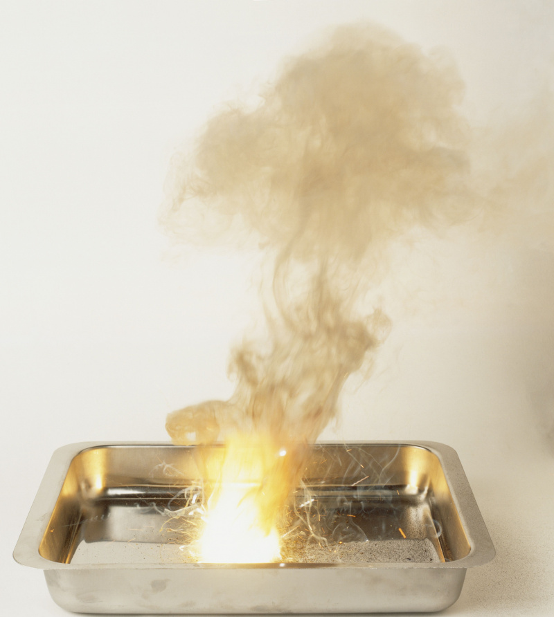 Reação de Thermite em uma panela de aço