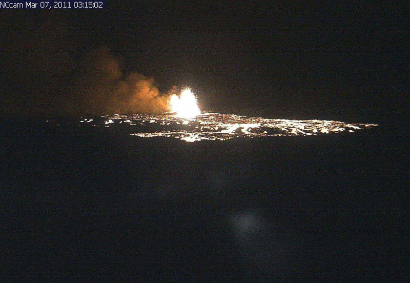 Esta es una foto de la erupción volcánica de Kilauea el 7 de marzo de 2011.