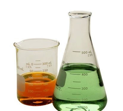 レドックス溶液は、酸性溶液と塩基性溶液の両方で発生します。