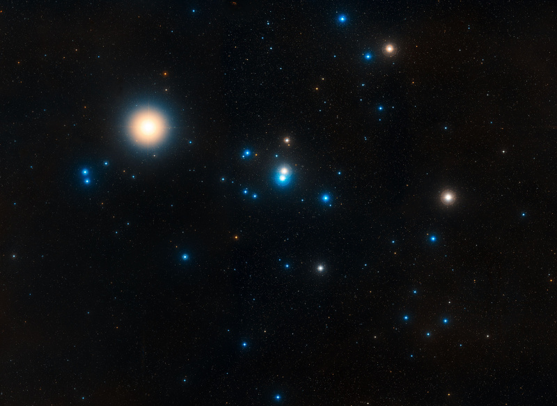 gwiezdny aldebaran i gromada gwiazd Hiady.