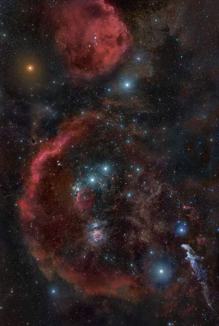A constelação de Órion e a supergigante vermelha Betelgeuse.