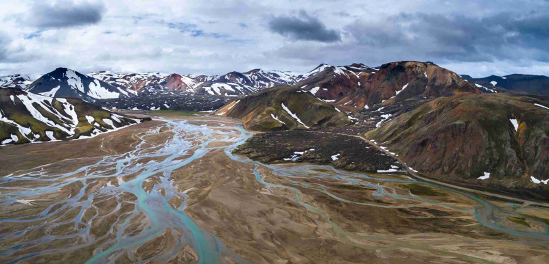 Landmannalaugar in Islanda mette in mostra i molti colori presi dalla riolite.