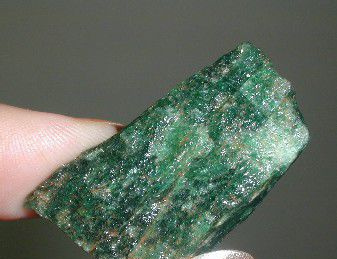 Reprezentacyjny ładny zielony klejnot z kopalni Emerald Hollow.