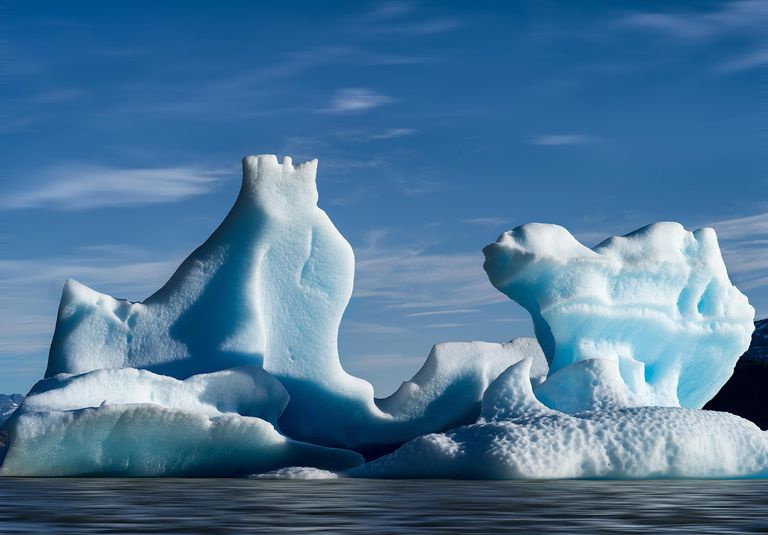 Os icebergs são feitos de água doce, não de água salgada.