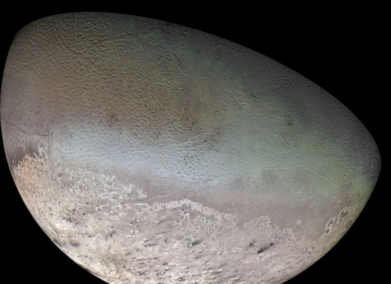 Fotografia de Tritão, a maior lua do planeta Netuno.