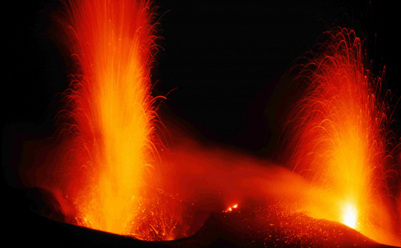 Le feu du Vésuve est une réaction chimique qui ressemble vraiment à une véritable éruption volcanique.