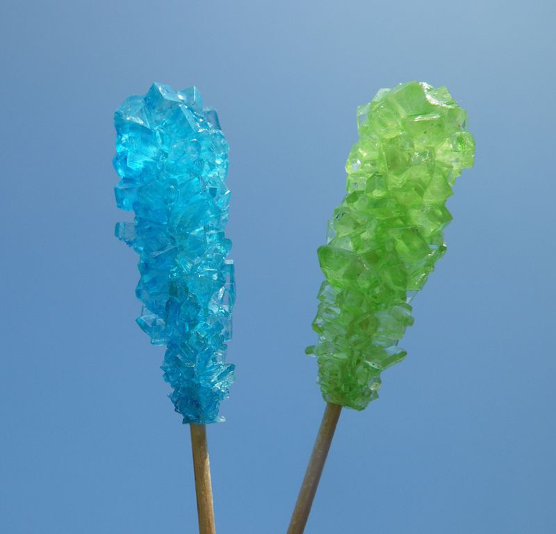 Le sucre candi est composé de cristaux de sucre.