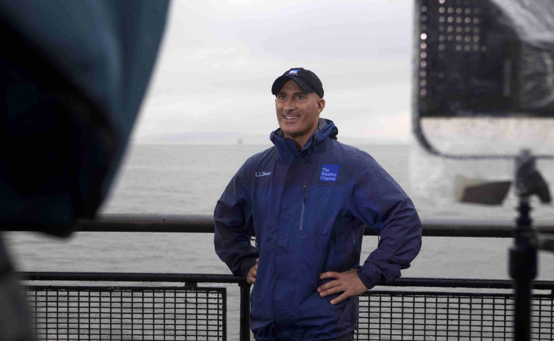 Jim Cantore en tiempo de huracán en un