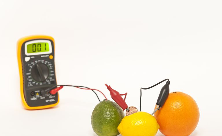 Fazendo eletricidade com frutas cítricas