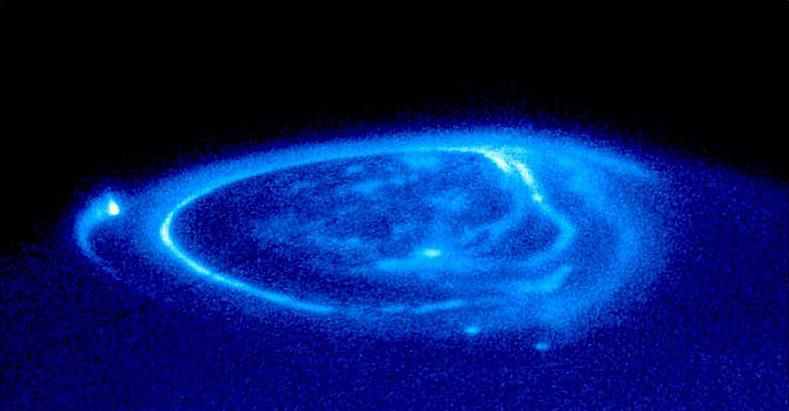 Jupiter-Aurora im Ultravioletten vom Hubble-Weltraumteleskop betrachtet.