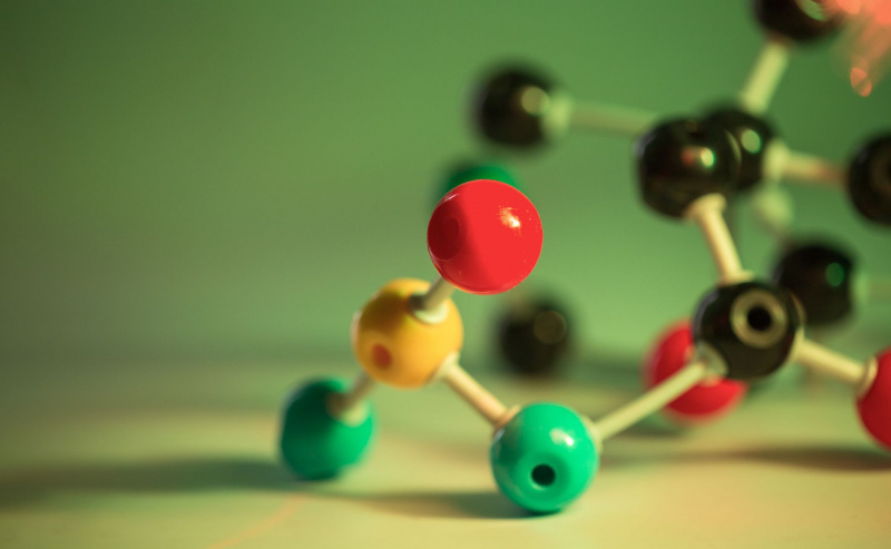 Estrutura molecular de bola e bastão