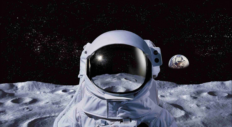 Astronavt na luni
