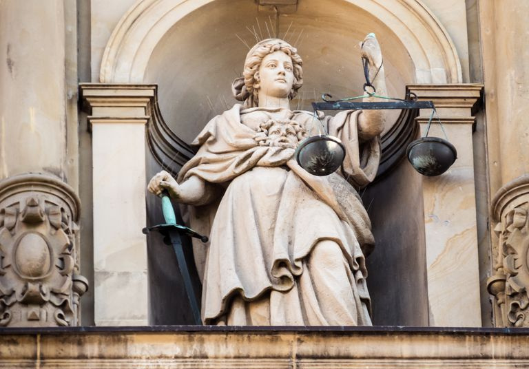 Justitia som blind rettferdighet, Sievekingsplatz, Hamburg