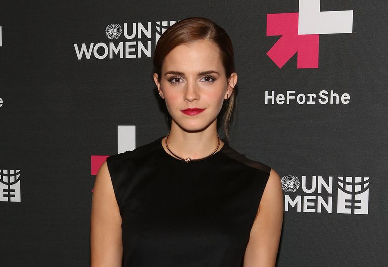 Emma Watson posando em frente à ONU Mulheres