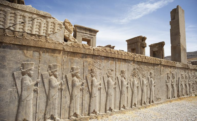 Flachreliefs persischer Wachen, Winterpalast von Darius (Tashara)