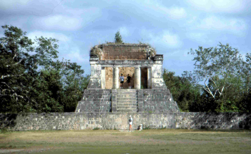 A ruína do Templo do Homem Barbudo em Chichén Itzá