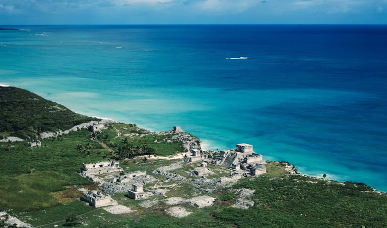 Luftaufnahme von Tulum, Maya-Handelszentrum an der Golfküste der Halbinsel Yucatan