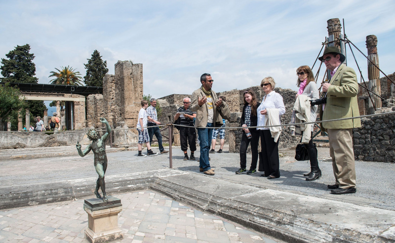 Zrekonstruowany Mały Perystyl i Toskańskie Atrium Domu Fauna, Pompeje
