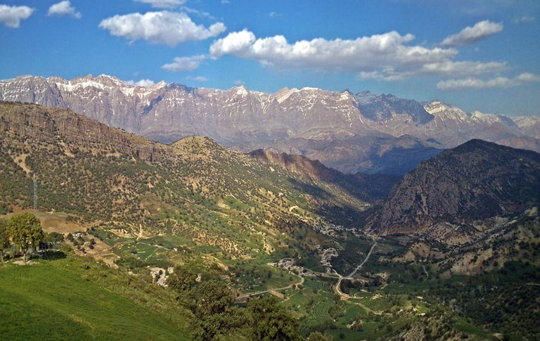 Montanha Dena nas montanhas Zagros.