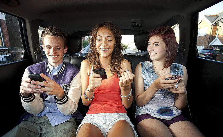 TEENTECH TEENTECH, ADOLESCENTS, LUMINEUX, HEUREUX