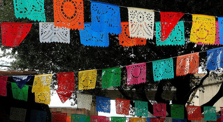 Papel Picado, arte popular mexicana