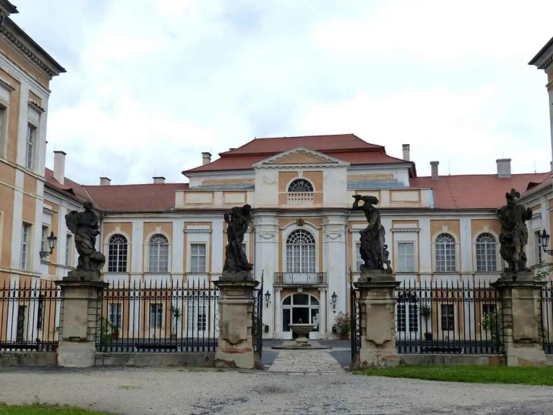   Castle-Dux-Bohemia