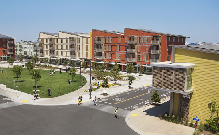 West Village, uma comunidade Zero Net Energy no campus da UC Davis