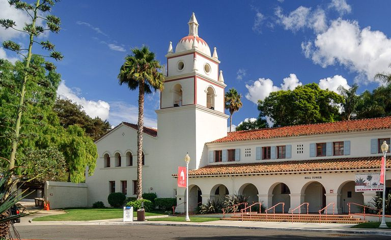 El campanario de CSUCI, Cal State University Channel Islands