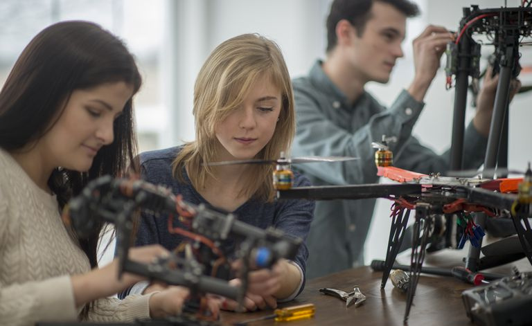 Trabajando en un Proyecto de Drone Mecánico