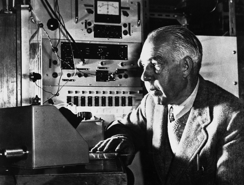 Niels Bohr