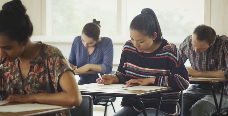 Studenci przystępujący do testu