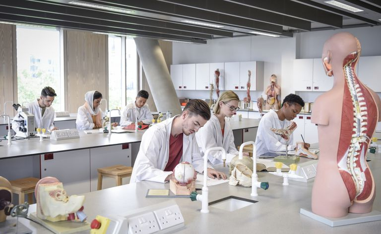 Medicīnas skolas anatomijas klase.