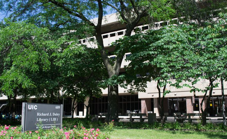 Daley Library na Uniwersytecie Illinois w Chicago