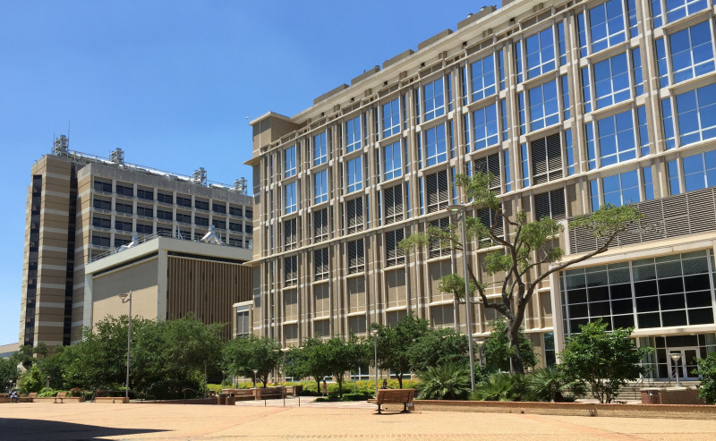 Edifícios de pesquisa no campus UT Medical Branch em Galveston