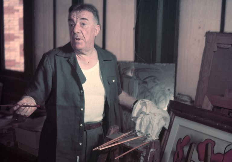 Fernand Leger trabalhando em seu estúdio de arte
