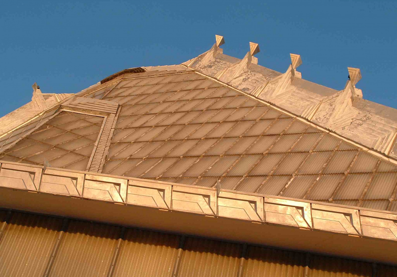 Das Dach von Beth Sholom erzeugt bei Sonnenuntergang eine goldene Reflektion des Glases
