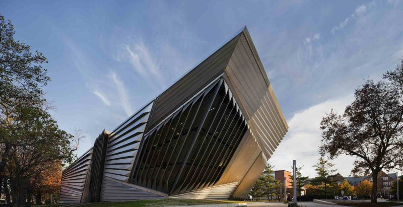 Grootse opening van modern, horizontaal, staal- en glaskunstmuseum in Michigan State, 2012