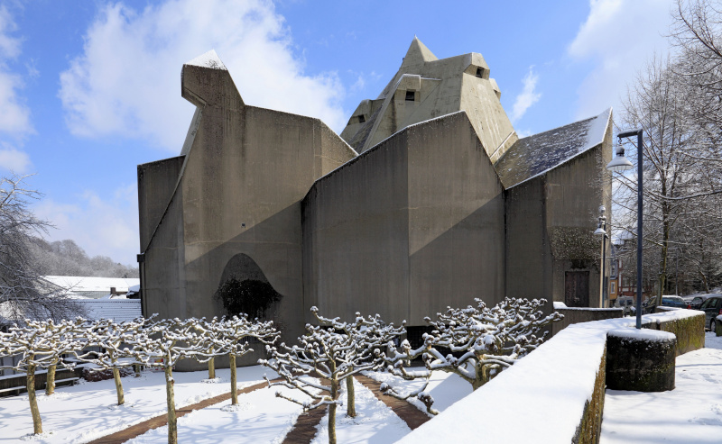 Catedral de peregrinación por el ganador del Pritzker Gottfried Böhm, 1968, Neviges, Alemania