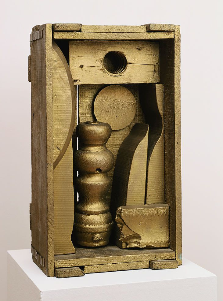 Rzeźba abstrakcyjna autorstwa Louise Nevelson
