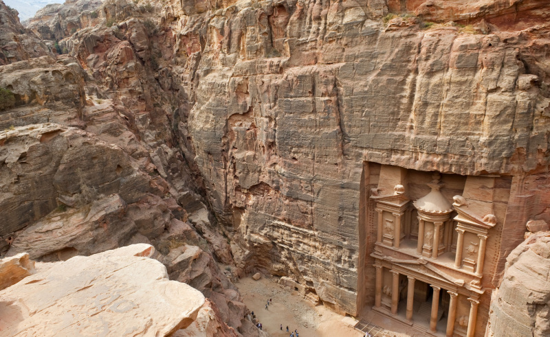 A antiga cidade do deserto de Petra, na Jordânia, esculpida em uma montanha