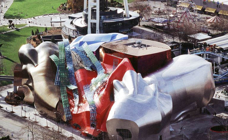 Frank Gehry arhitektūras stils atspoguļo Funk Art Movement